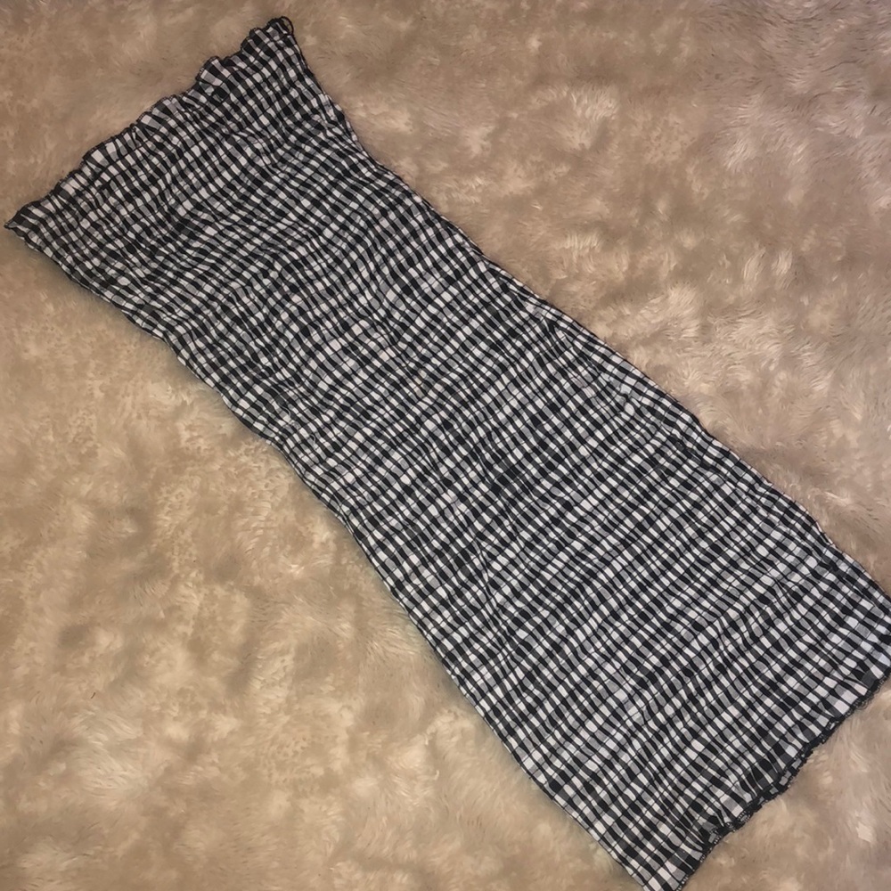 B&W body con dress!!